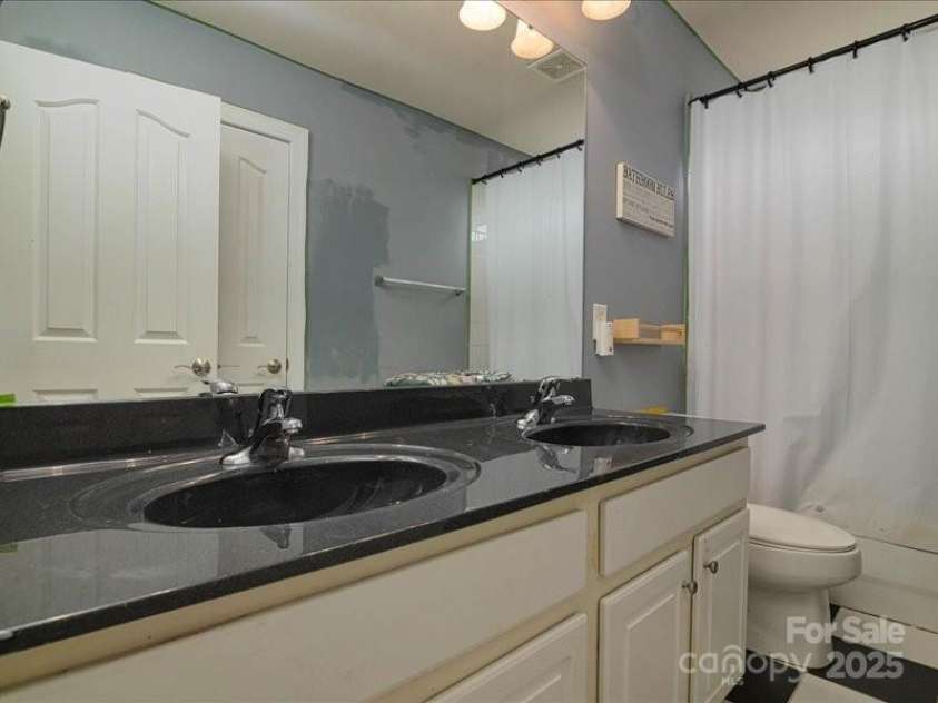 9913 Hazelview Drive, Charlotte, NC 28277.  MLS# CAR4260029, YatesRealty ID 19586. 