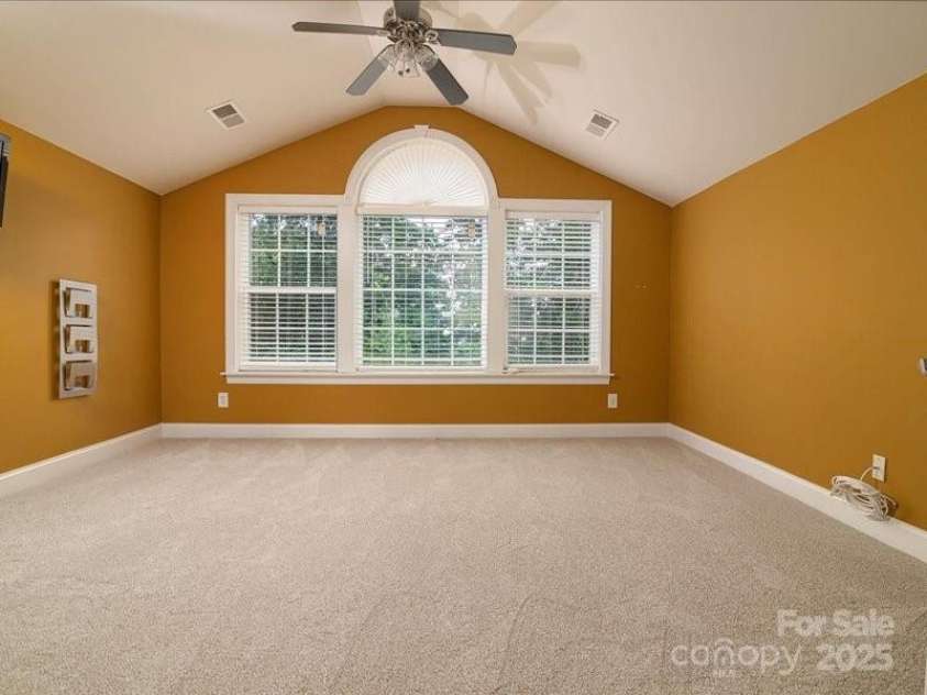 9913 Hazelview Drive, Charlotte, NC 28277.  MLS# CAR4260029, YatesRealty ID 19586. 