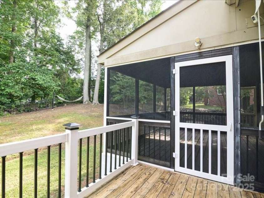 9913 Hazelview Drive, Charlotte, NC 28277.  MLS# CAR4260029, YatesRealty ID 19586. 