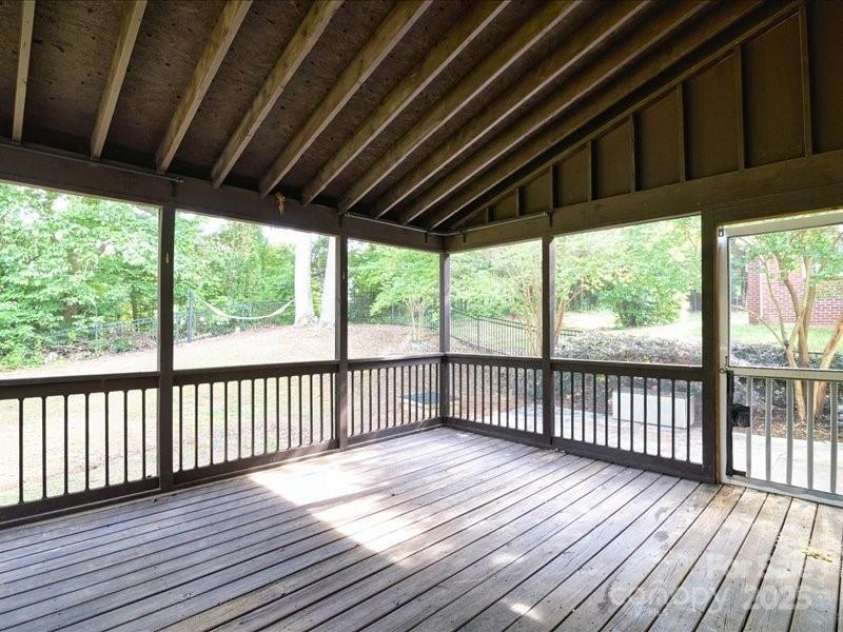 9913 Hazelview Drive, Charlotte, NC 28277.  MLS# CAR4260029, YatesRealty ID 19586. 