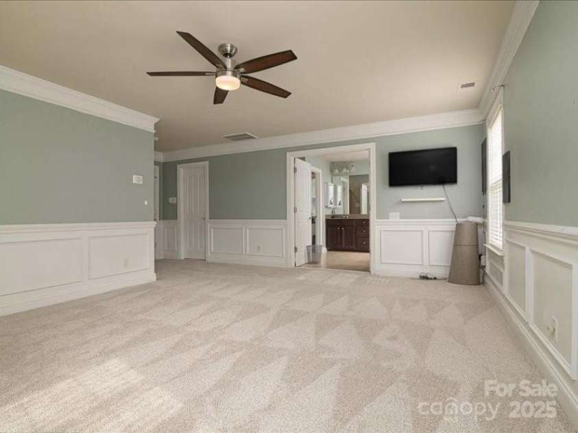 9913 Hazelview Drive, Charlotte, NC 28277.  MLS# CAR4260029, YatesRealty ID 19586. Owners Suite