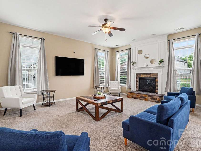 16121 Grassy Creek Drive, Huntersville, NC 28078.  MLS# CAR4324821, YatesRealty ID 19588. 