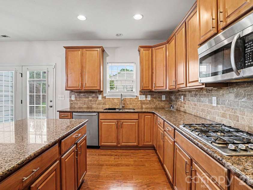 16121 Grassy Creek Drive, Huntersville, NC 28078.  MLS# CAR4324821, YatesRealty ID 19588. 