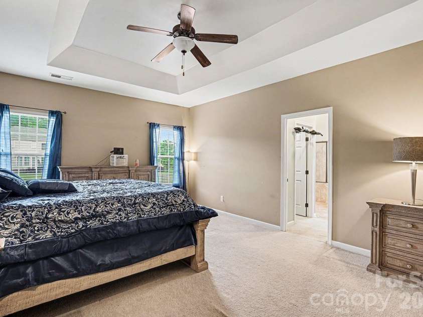 16121 Grassy Creek Drive, Huntersville, NC 28078.  MLS# CAR4324821, YatesRealty ID 19588. 