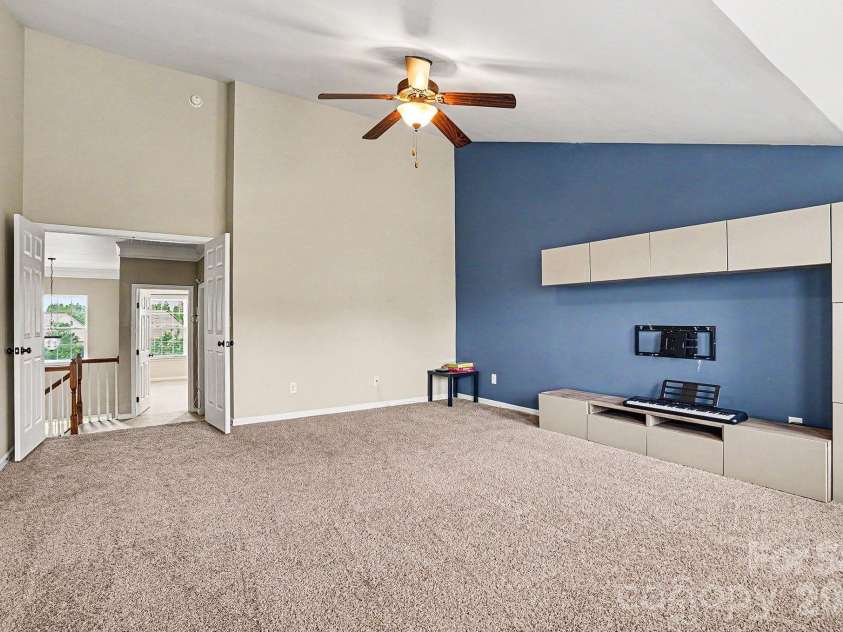 16121 Grassy Creek Drive, Huntersville, NC 28078.  MLS# CAR4324821, YatesRealty ID 19588. 