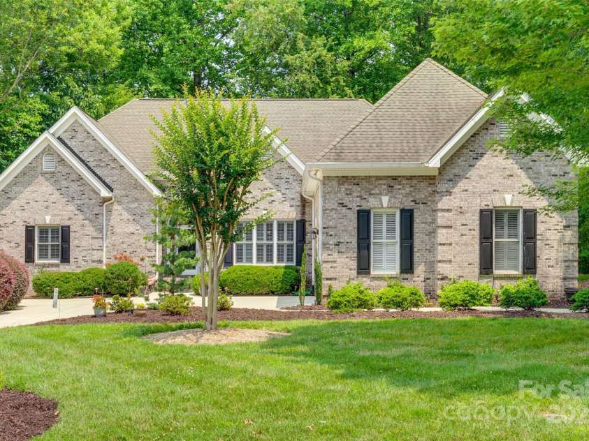 16527 Woolwine Road, Charlotte, NC 28278.  MLS# CAR4266694, YatesRealty ID 19588. 