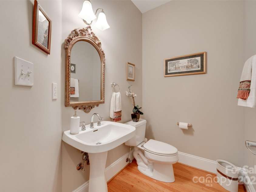 16527 Woolwine Road, Charlotte, NC 28278.  MLS# CAR4266694, YatesRealty ID 19588. 