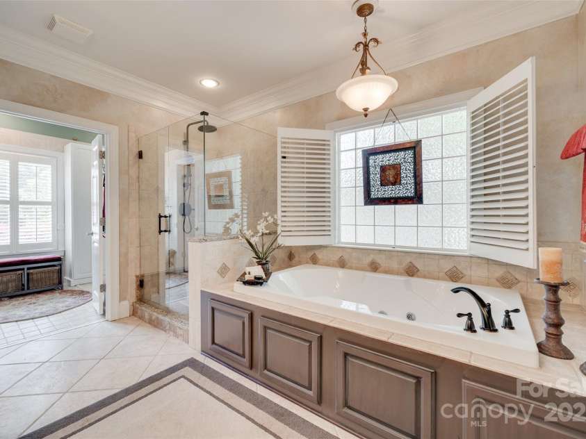16527 Woolwine Road, Charlotte, NC 28278.  MLS# CAR4266694, YatesRealty ID 19588. 
