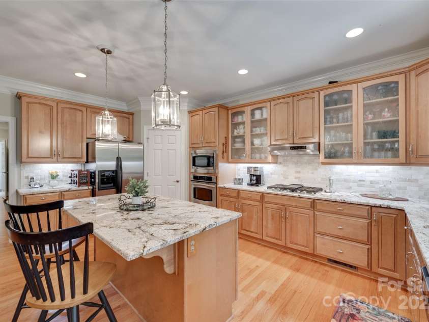 16527 Woolwine Road, Charlotte, NC 28278.  MLS# CAR4266694, YatesRealty ID 19588. 
