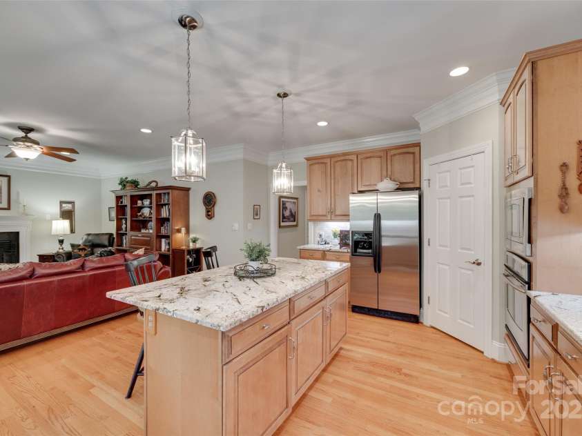 16527 Woolwine Road, Charlotte, NC 28278.  MLS# CAR4266694, YatesRealty ID 19588. 