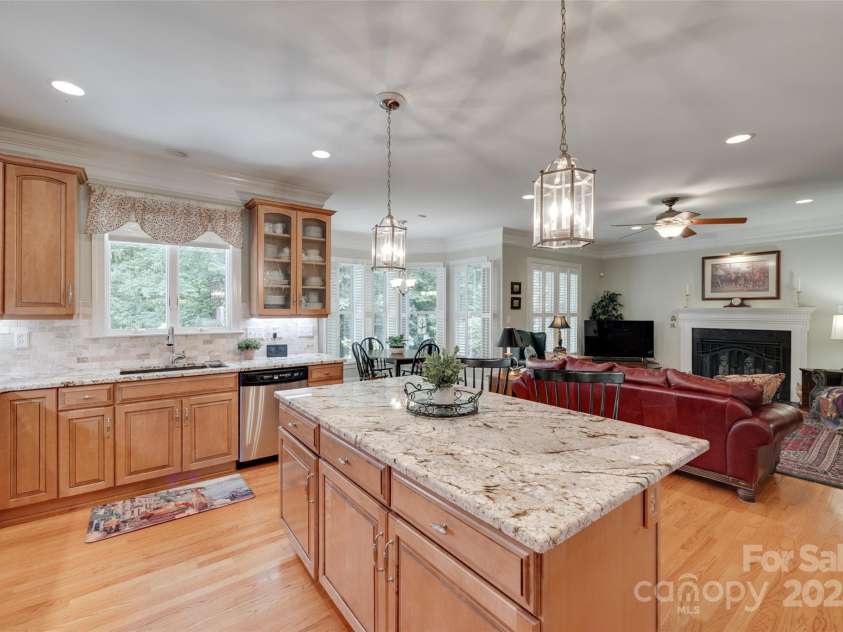 16527 Woolwine Road, Charlotte, NC 28278.  MLS# CAR4266694, YatesRealty ID 19588. 