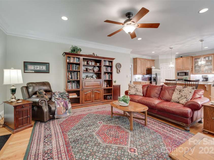 16527 Woolwine Road, Charlotte, NC 28278.  MLS# CAR4266694, YatesRealty ID 19588. 