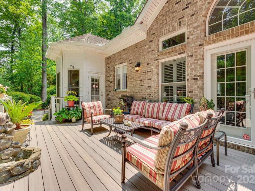 16527 Woolwine Road, Charlotte, NC 28278.  MLS# CAR4266694, YatesRealty ID 19588. 