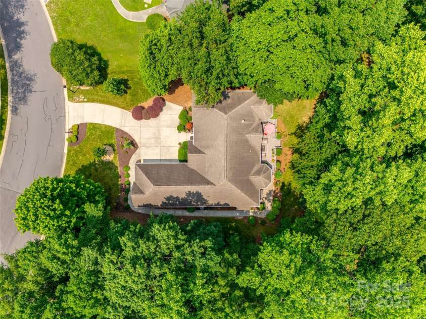 16527 Woolwine Road, Charlotte, NC 28278.  MLS# CAR4266694, YatesRealty ID 19588. 