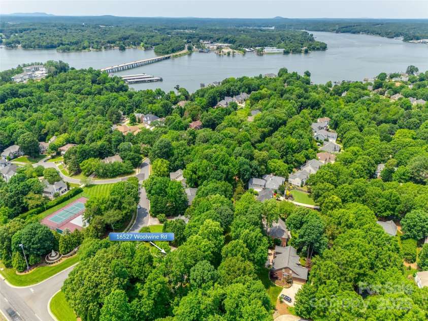 16527 Woolwine Road, Charlotte, NC 28278.  MLS# CAR4266694, YatesRealty ID 19588. 
