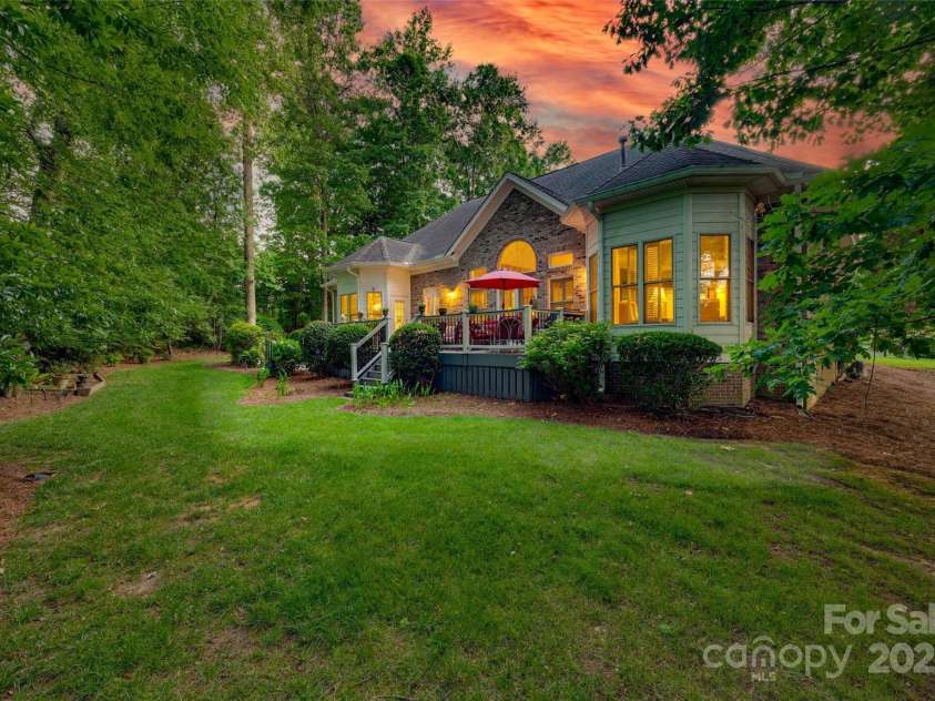 16527 Woolwine Road, Charlotte, NC 28278.  MLS# CAR4266694, YatesRealty ID 19588. 