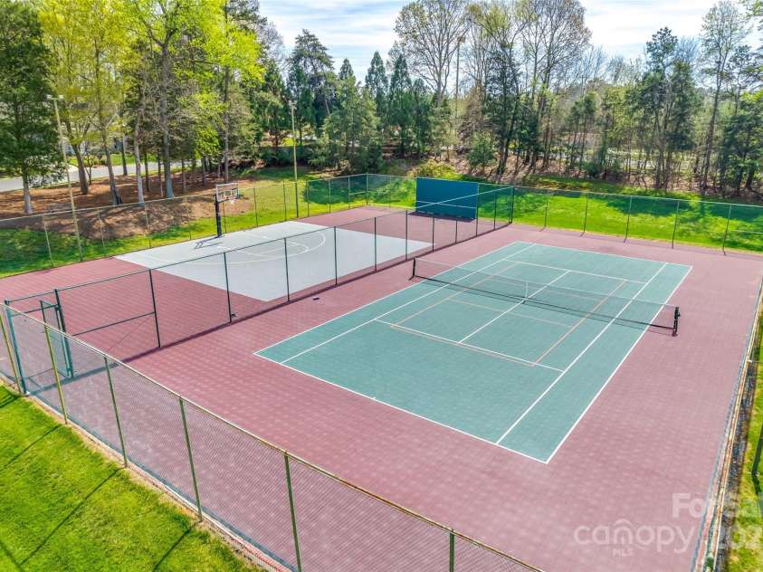 16527 Woolwine Road, Charlotte, NC 28278.  MLS# CAR4266694, YatesRealty ID 19588. 