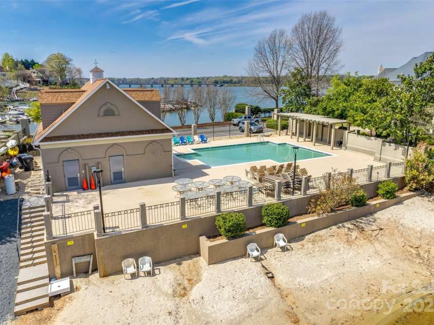 16527 Woolwine Road, Charlotte, NC 28278.  MLS# CAR4266694, YatesRealty ID 19588. 