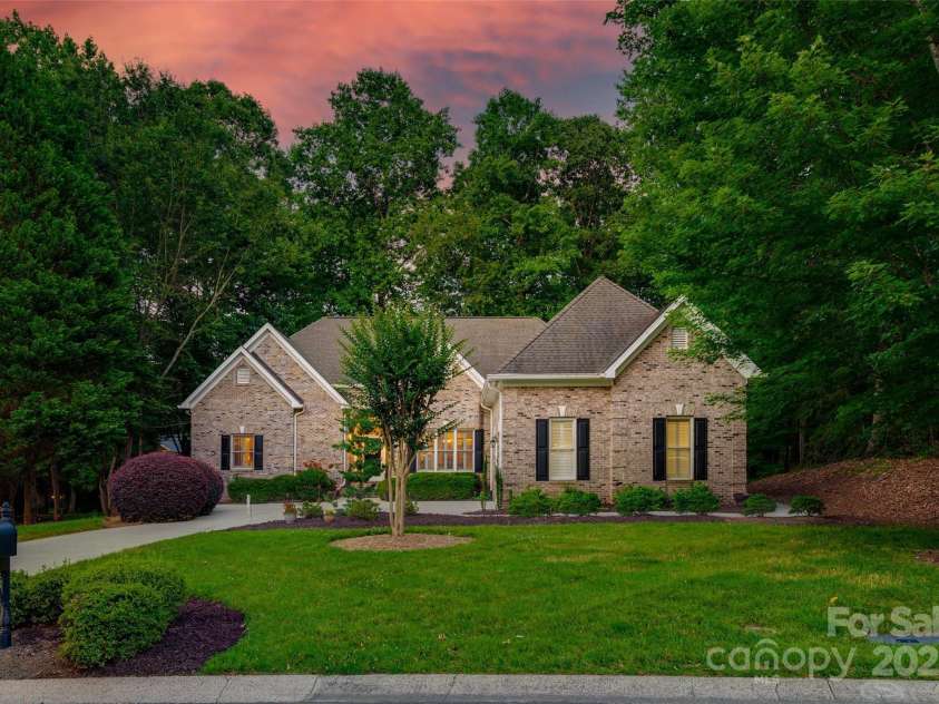16527 Woolwine Road, Charlotte, NC 28278.  MLS# CAR4266694, YatesRealty ID 19588. 