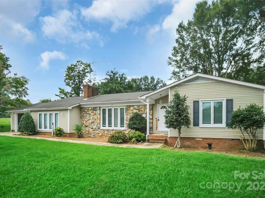 6316 Hill Gates Trail, Cherryville, NC 28021.  MLS# CAR4294077, YatesRealty ID 1959. 