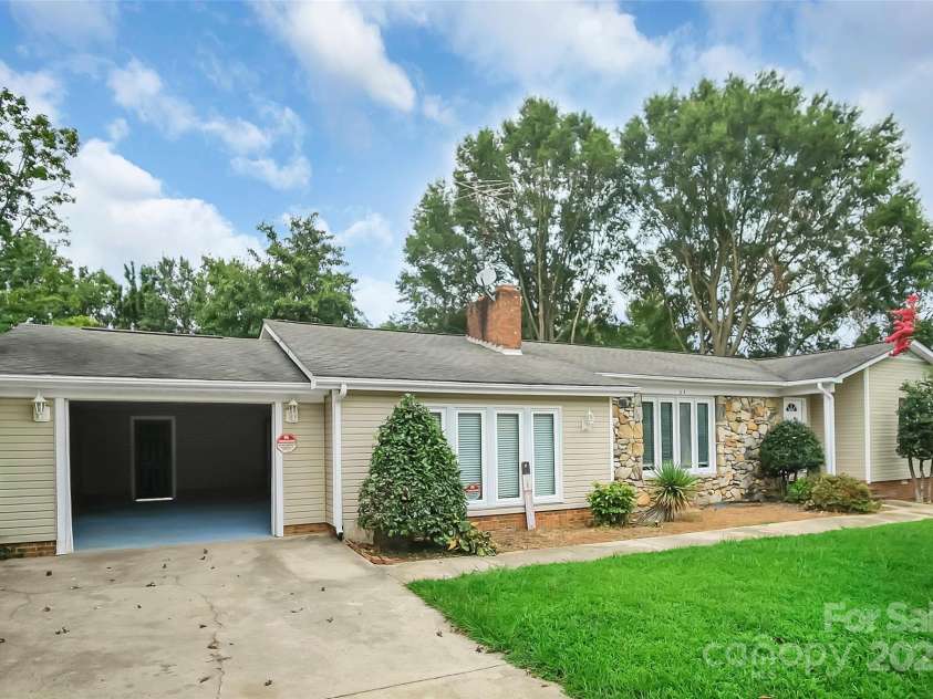 6316 Hill Gates Trail, Cherryville, NC 28021.  MLS# CAR4294077, YatesRealty ID 1959. 