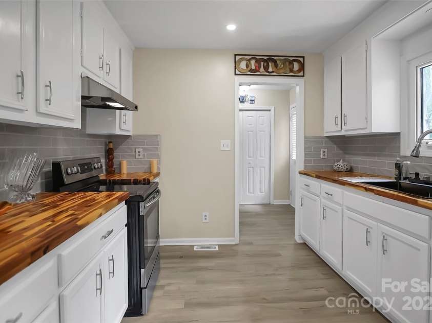 6316 Hill Gates Trail, Cherryville, NC 28021.  MLS# CAR4294077, YatesRealty ID 1959. 