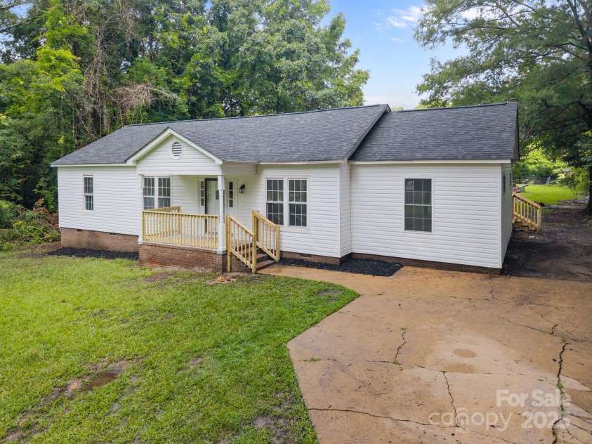 442 Lovelace Road, Rock Hill, SC 29730.  MLS# CAR4269453, YatesRealty ID 19590. 