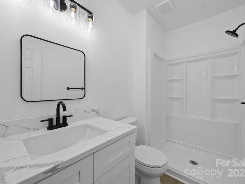 442 Lovelace Road, Rock Hill, SC 29730.  MLS# CAR4269453, YatesRealty ID 19590. Bathroom 2