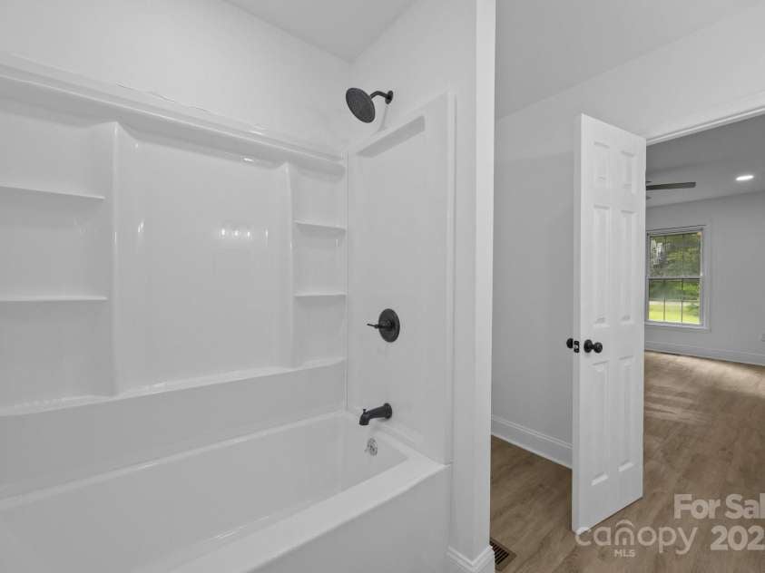 442 Lovelace Road, Rock Hill, SC 29730.  MLS# CAR4269453, YatesRealty ID 19590. Primary Bathroom