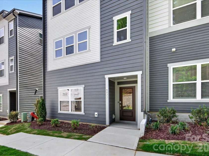 6022 Pivot Court, Charlotte, NC 28205.  MLS# CAR4370511, YatesRealty ID 19590. Covered Front Door