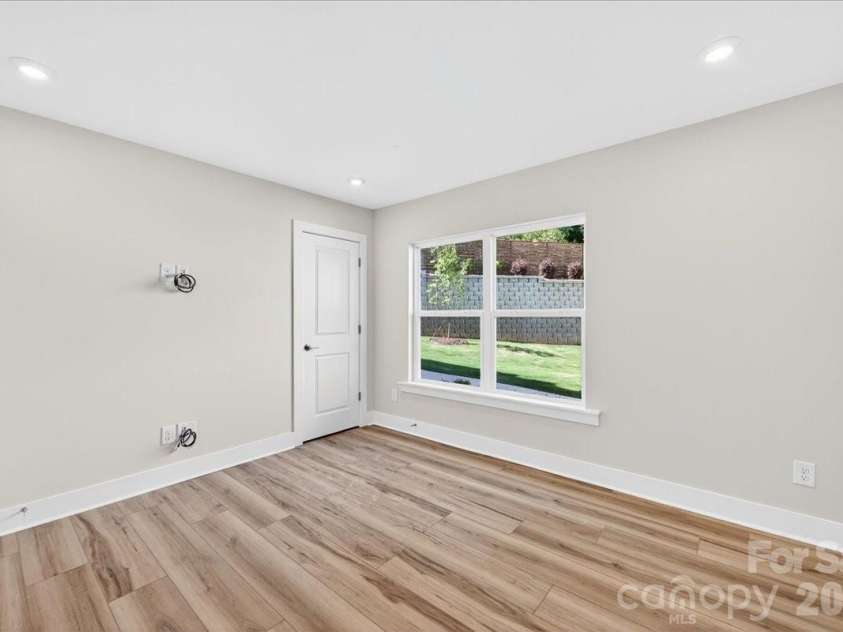 6022 Pivot Court, Charlotte, NC 28205.  MLS# CAR4370511, YatesRealty ID 19590. First floor bedroom