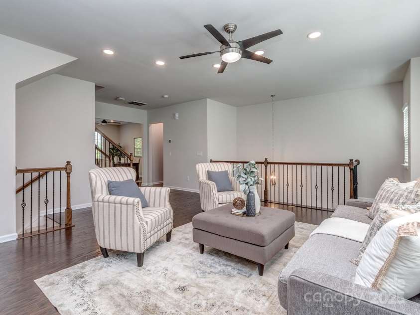 12214 Ardrey Park Drive, Charlotte, NC 28277.  MLS# CAR4247491, YatesRealty ID 19591. Plenty of recessed lighting