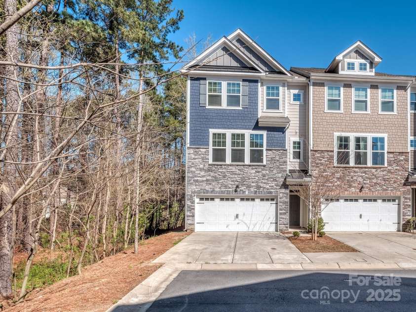12214 Ardrey Park Drive, Charlotte, NC 28277.  MLS# CAR4247491, YatesRealty ID 19591. Private end-unit on culdesac in peaceful townhome community.