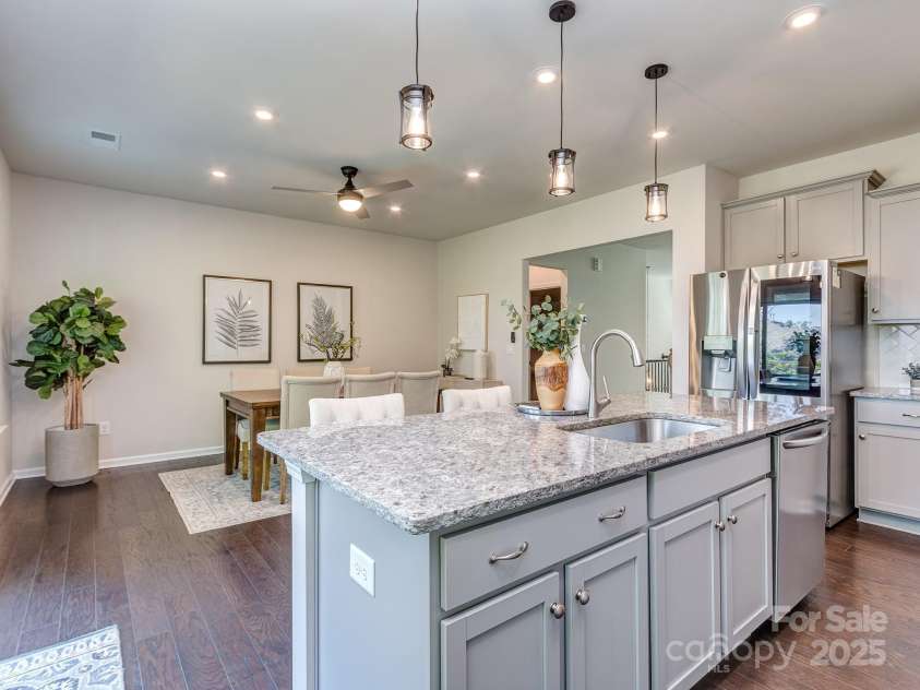 12214 Ardrey Park Drive, Charlotte, NC 28277.  MLS# CAR4247491, YatesRealty ID 19591. Quartz counters.