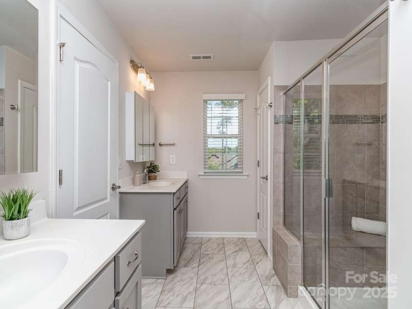 12214 Ardrey Park Drive, Charlotte, NC 28277.  MLS# CAR4247491, YatesRealty ID 19591. Walk-in shower.
