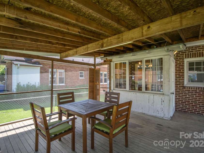 1728 Haywood Road, Hendersonville, NC 28791.  MLS# CAR4271151, YatesRealty ID 19592. 