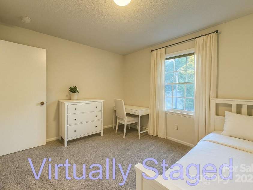 921 Nottingham Drive, Gastonia, NC 28054.  MLS# CAR4287436, YatesRealty ID 19592. 