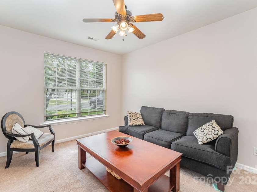 15037 Taylor Ridge Lane, Charlotte, NC 28273.  MLS# CAR4255229, YatesRealty ID 19594. 