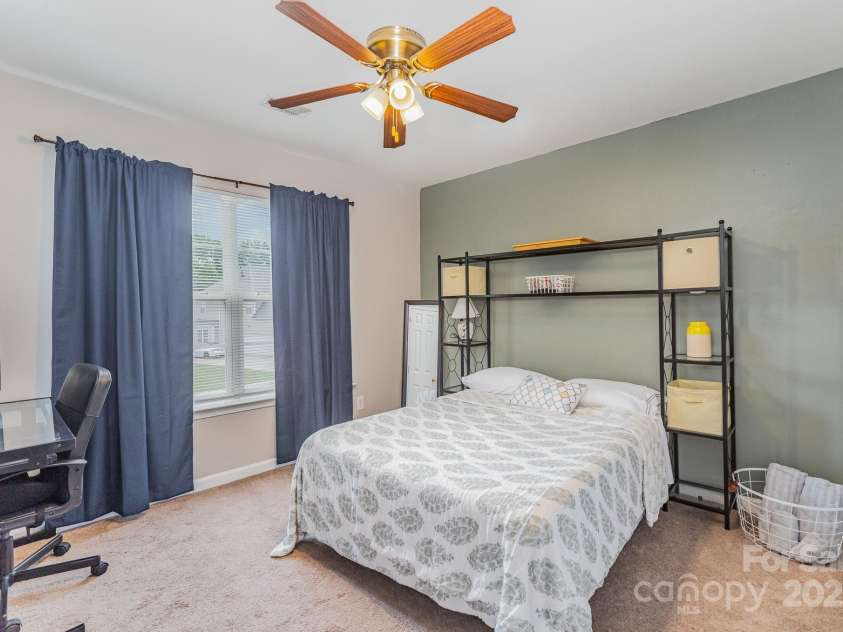 15037 Taylor Ridge Lane, Charlotte, NC 28273.  MLS# CAR4255229, YatesRealty ID 19594. 