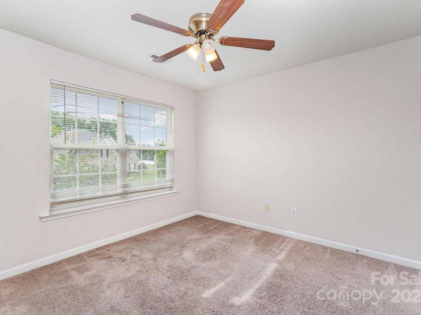 15037 Taylor Ridge Lane, Charlotte, NC 28273.  MLS# CAR4255229, YatesRealty ID 19594. 