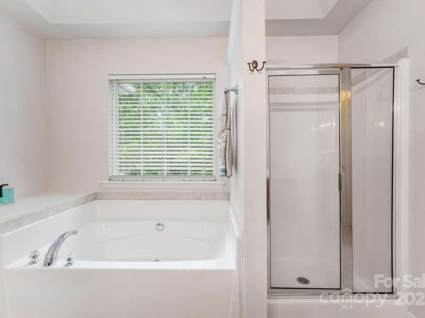 15037 Taylor Ridge Lane, Charlotte, NC 28273.  MLS# CAR4255229, YatesRealty ID 19594. 