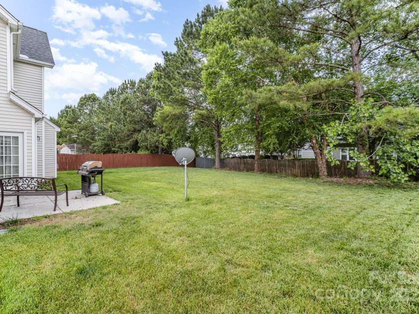 15037 Taylor Ridge Lane, Charlotte, NC 28273.  MLS# CAR4255229, YatesRealty ID 19594. 