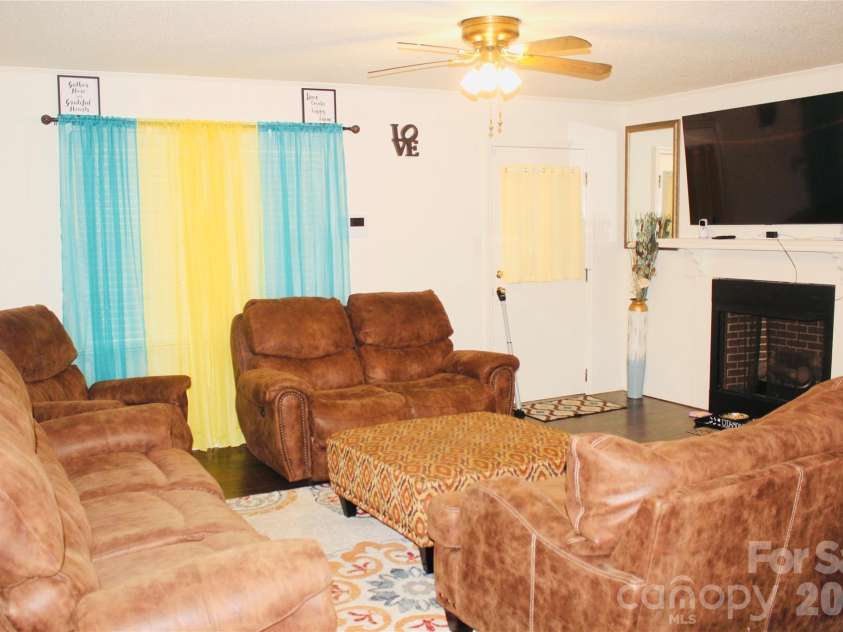 1481 Grace Avenue, Lancaster, SC 29720.  MLS# CAR4362408, YatesRealty ID 19595. Living Room