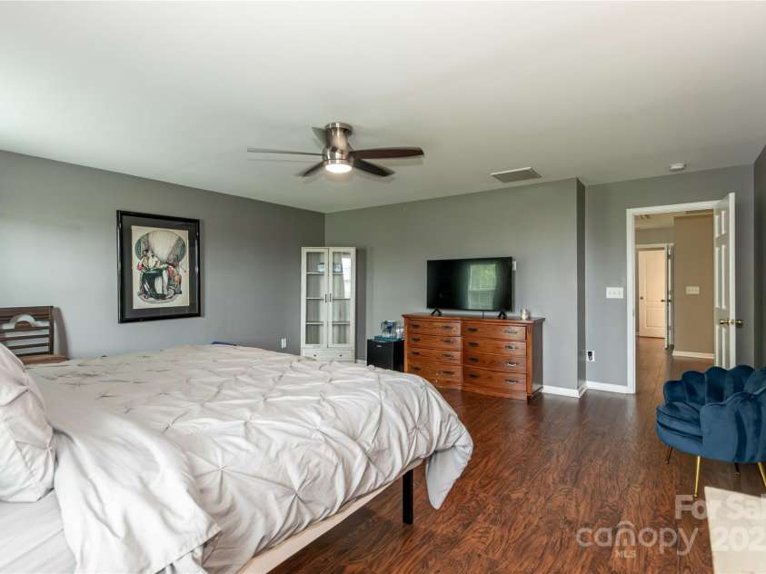 4924 Riverdale Drive, Charlotte, NC 28273.  MLS# CAR4241747, YatesRealty ID 19595. 