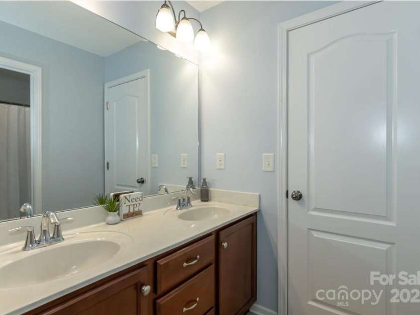 4924 Riverdale Drive, Charlotte, NC 28273.  MLS# CAR4241747, YatesRealty ID 19595. 