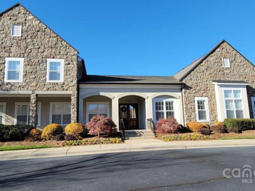 4924 Riverdale Drive, Charlotte, NC 28273.  MLS# CAR4241747, YatesRealty ID 19595. Clubhouse