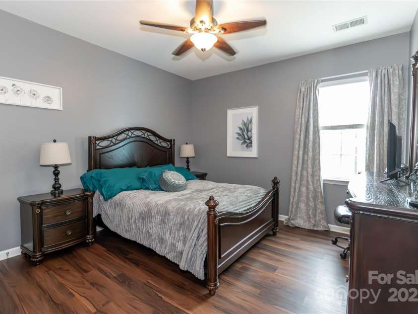 4924 Riverdale Drive, Charlotte, NC 28273.  MLS# CAR4241747, YatesRealty ID 19595. Main Floor Guest Suite w/ Full Bath