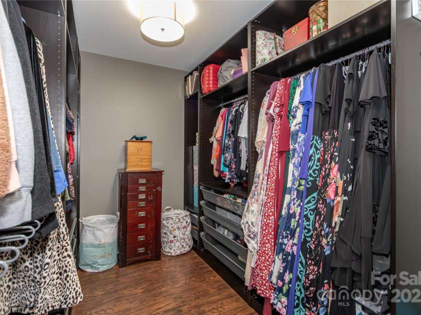 4924 Riverdale Drive, Charlotte, NC 28273.  MLS# CAR4241747, YatesRealty ID 19595. Primary Walk In Closet with Closet System