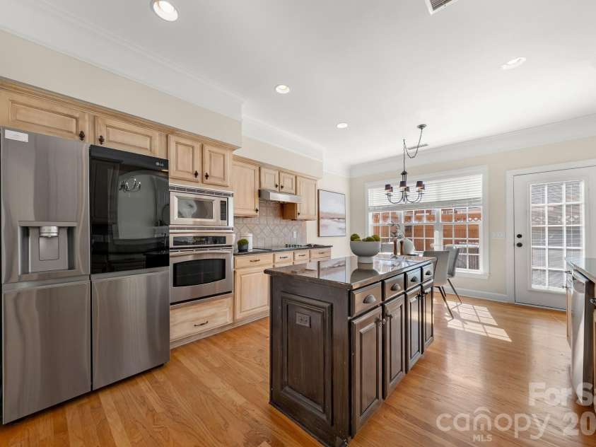 15211 Arleta Circle, Charlotte, NC 28277.  MLS# CAR4366823, YatesRealty ID 19596. 