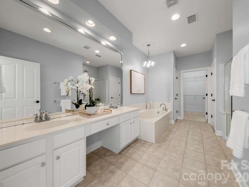 15211 Arleta Circle, Charlotte, NC 28277.  MLS# CAR4366823, YatesRealty ID 19596. 